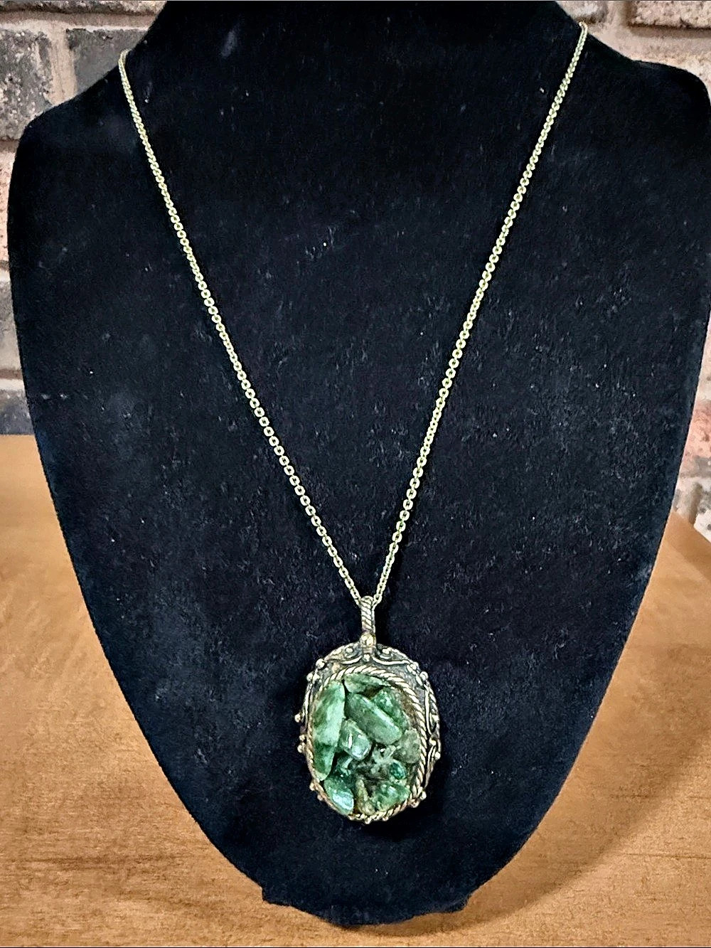 Antique Speidel 1/20kgf necklace with Jade chip pendant